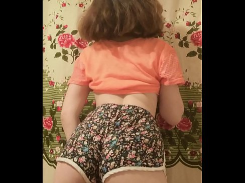 ❤️ Sexy jong baba wat haar kortbroek op kamera uittrek Anale video by ons ️❤