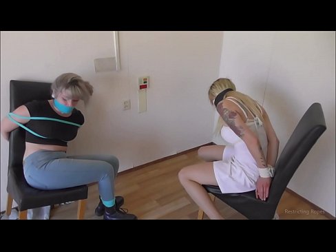 ❤️ Verslaaf / vasgebind en gesnoer / meisie in nood Anale video by ons ️❤