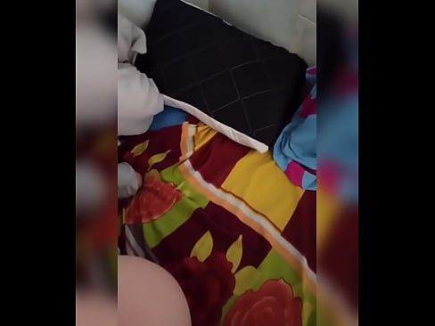 ❤️ My kamermaat bly alleen by die huis want haar man gaan met vakansie en ek vat die geleentheid om haar te naai en haar gat vol melk te maak Anale video by ons ️❤